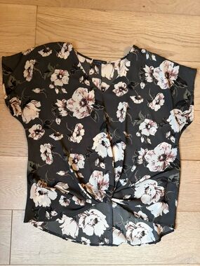 Floral Twist-Front Women’s Top in Black and Cream